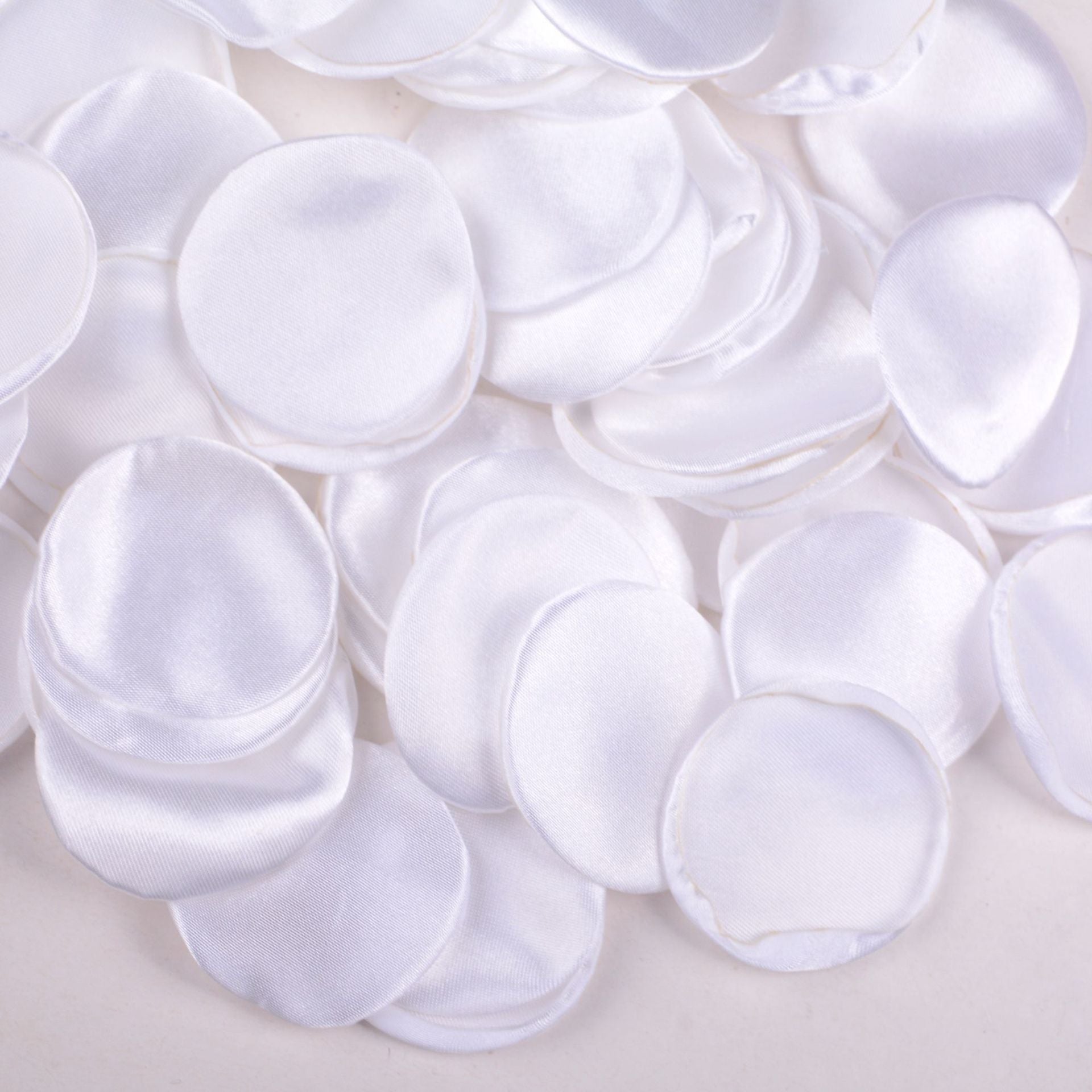 Seidenrosenblätter 200 Stück Großpackung – 4 cm Streudeko für Hochzeit, Tischdeko & Floristik, wiederverwendbar