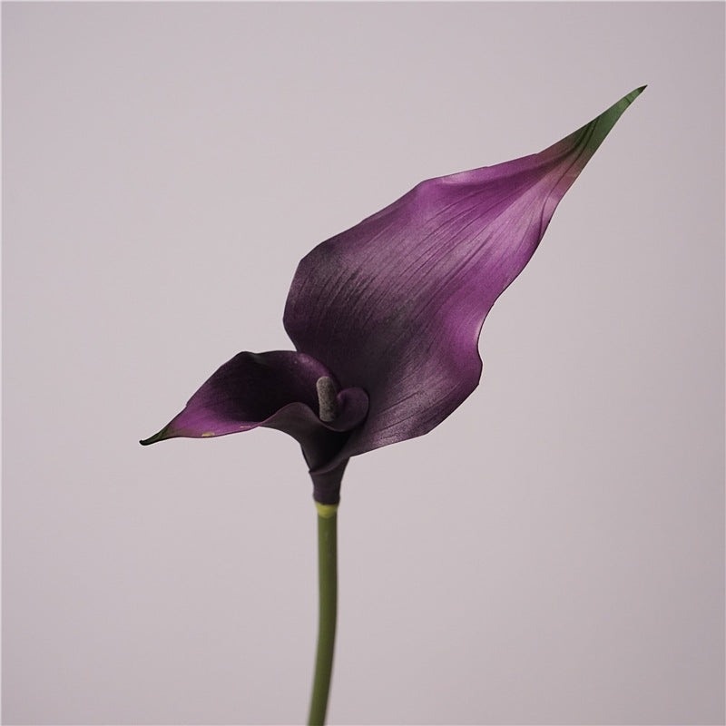 Premium Calla-Lilie Kunstblume, 58cm Stiel mit Doppelblüte, Real Touch Qualität für elegante Vasendeko, Hochzeit & Gestecke